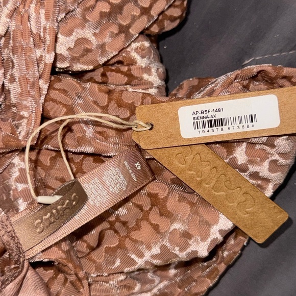 SKIMS VELVET CATSUIT JUMPSUIT CHAI (RARE DISCONTINUED) - Picture 5 of 7